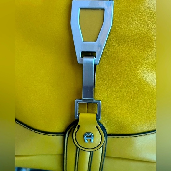 Etienne Aigner like new Mustard Colored Leather Shoulder Bag with Silver Accents - Picture 5 of 9
